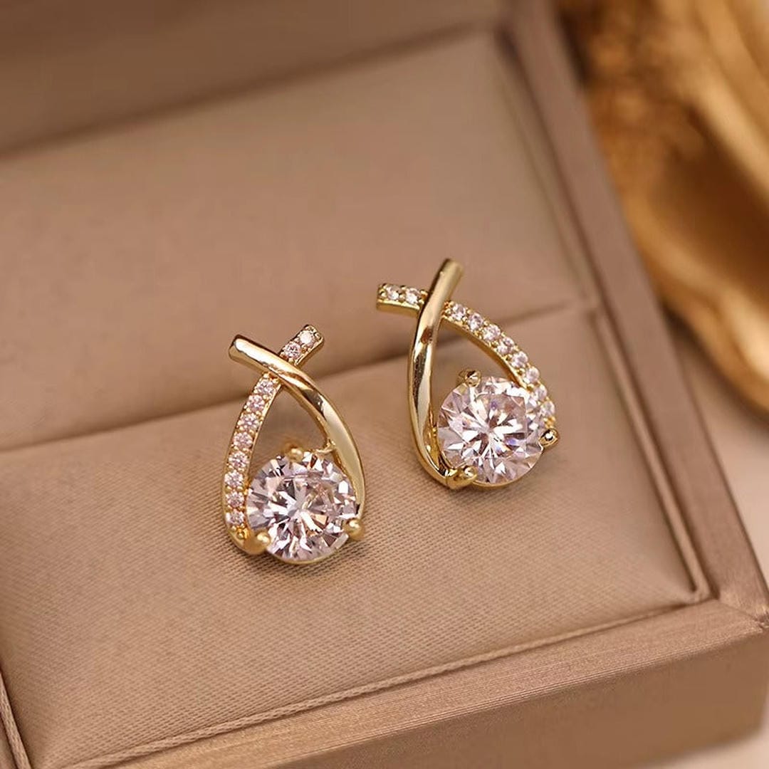 Luxus Verdrehte Tropfen Cubic Stud Ohrringe