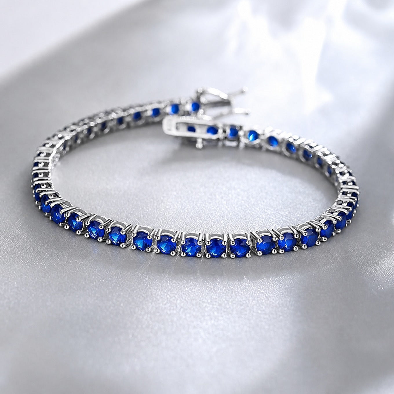 Sapphire Tennis Armband aus Weißgold