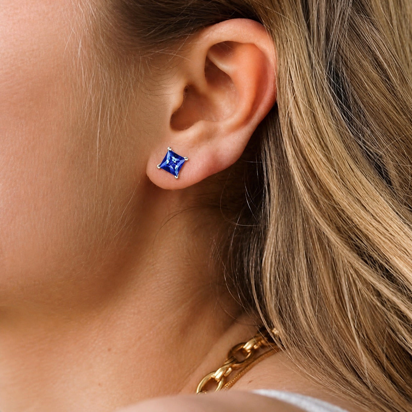 Minimalistische Princess-Cut Ohrringe aus Weißgold