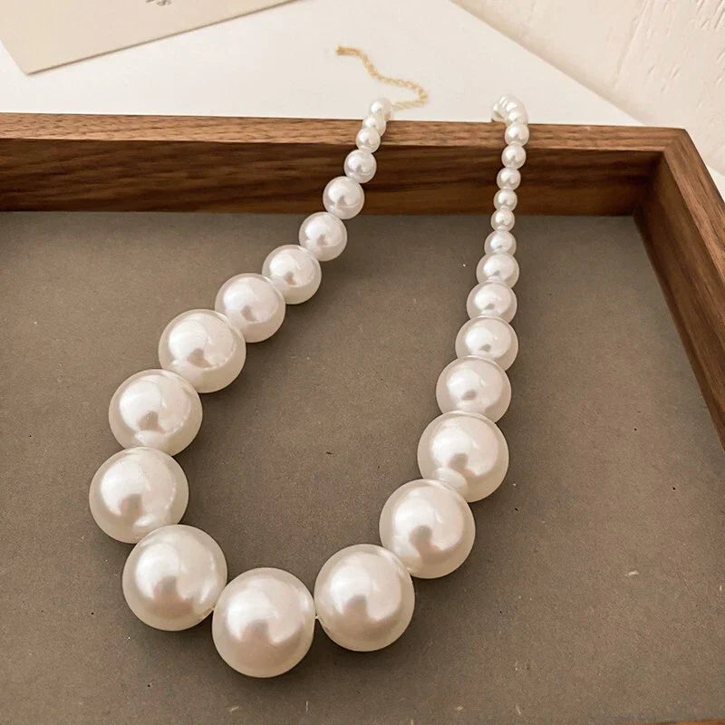 Klassische Vintage-Perlenkette